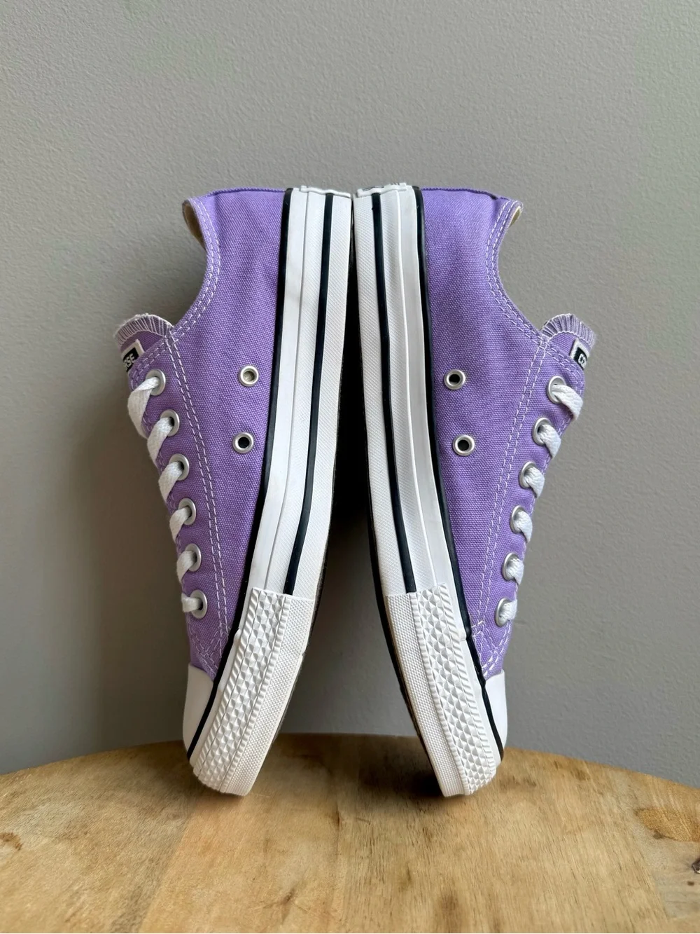 Converse All Star Chuck Taylor Low Top Electric Purple Lavender Shoes Size 7